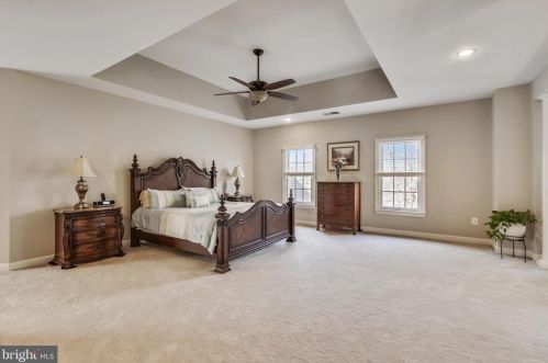 19228 Charandy Dr, Leesburg VA 20175-7215 exterior