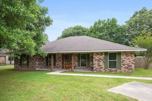 6321 Narcissus Dr, Greenwell Springs, LA 70739-4450
