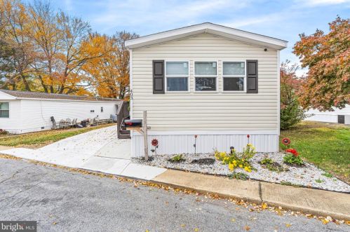 403 5th Ave, Wilmington, DE 19808-4915