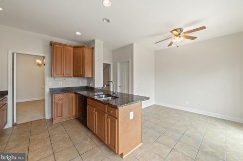 14631 Weeburn Way, Woodbridge VA  22191-4043 exterior