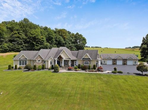 278 Fryes Rd, Ruffs Dale, PA 15679-1174