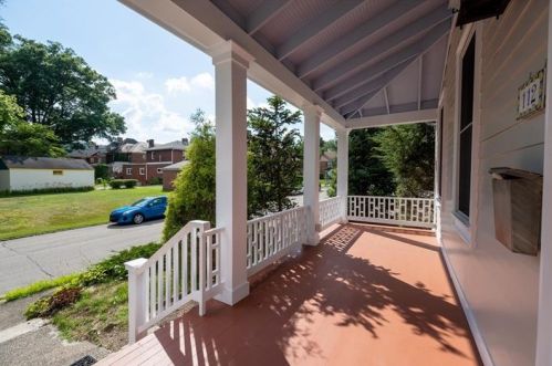 112 Elm Ln, Sewickley, PA 15143-1135