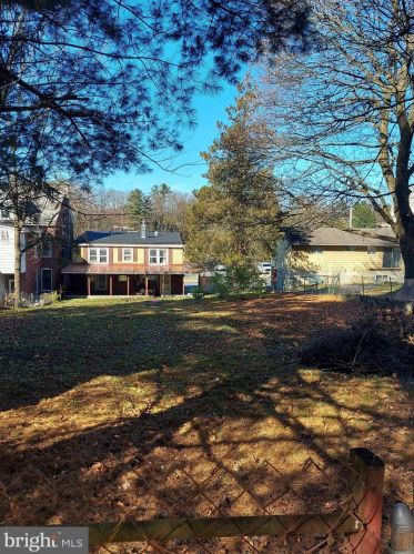 2153 Market St, Primrose, PA 17901-1906