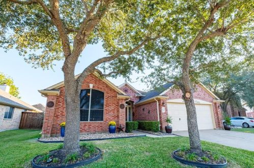 4608 Honey Creek Ct, Pearland, TX 77584-1285