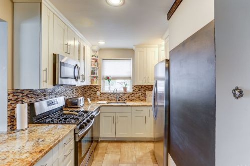214 109th Ave, Floral Park, NY 11003-2018