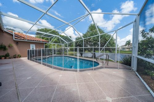 6774 Newport Lk Cir, Boca Raton FL 33496-3004 exterior