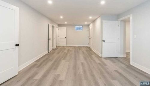 676 Ramapo Valley Rd, Oakland NJ  07436-3003 exterior
