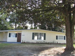 1929 Constant Dr, Jacksonville, FL 32210-2505
