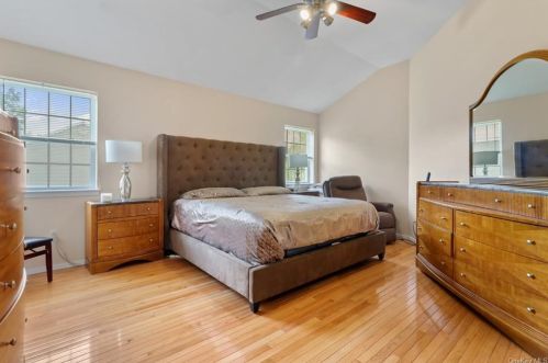 7 Woodfield Dr, Washingtonville NY  10992-1149 exterior