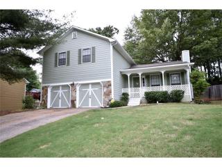 1961 Rocky Mill Dr, Lawrenceville, GA 30044-5385