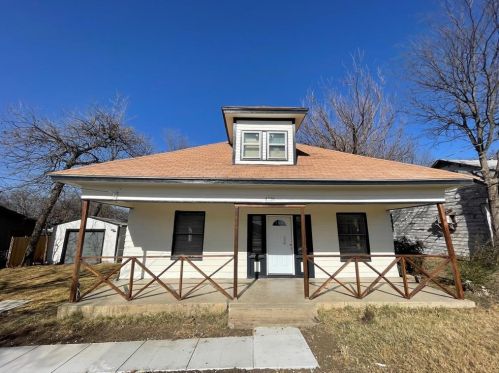 4301 Panola Ave, Fort Worth, TX 76103-3727