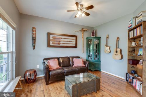 167 Alpine Dr, Leesburg VA 20175-6172 exterior