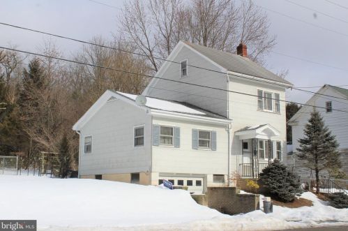 611 Broad St, Williamstown, PA 17098-1126