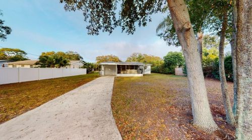 7116 Date Palm Ave, Saint Petersburg FL  33707-2013 exterior