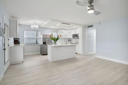 916 Flanders T, Delray Beach FL  33484-5354 exterior