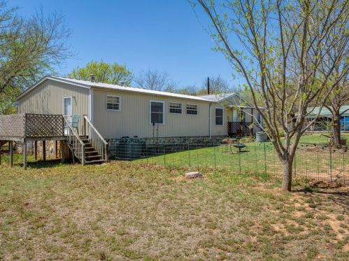 1071 Scott Rd, Weatherford, TX 76088-8127