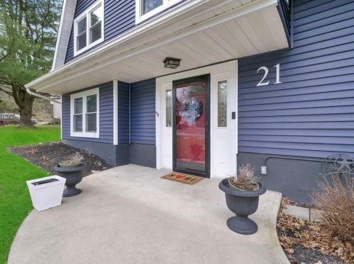 21 Woodview Ave, Cornwall Hud, NY 12520-1439