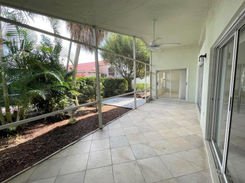 7274 Haviland Cir, Boynton Beach FL  33437-6466 exterior