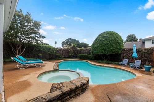 1207 Huntington Dr, Richardson TX  75080-2930 exterior