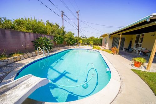 2402 Sycamore St, Anaheim CA  92806-3021 exterior