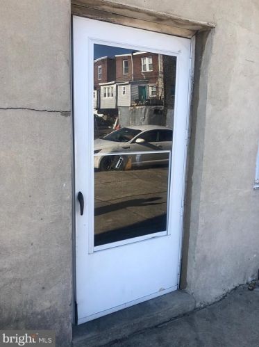 6501 Guyer Ave, Philadelphia PA 19153-2405 exterior