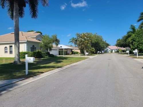 5143 Harrogate Ct, Naples, FL 34112-3665