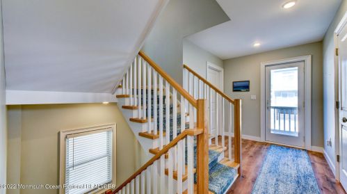 5 Fort Ave, Pelican Island NJ  08751-1512 exterior