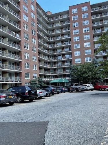 91 Strawberry Hill Ave, Stamford CT  06902-2762 exterior