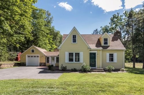 26 Great Hillwood Rd, Moodus, CT 06469-1217