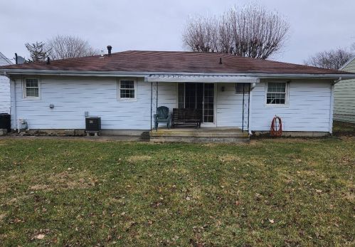 787 Mclean St, Washington Ch, OH 43160-2390