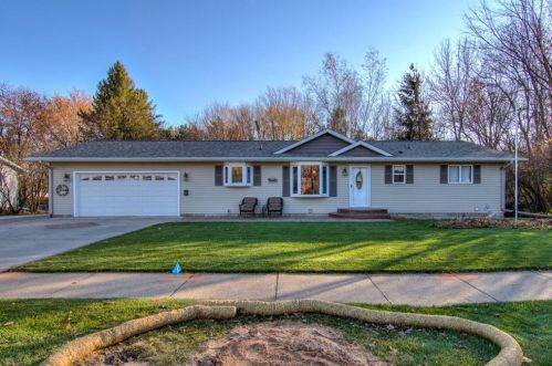 2629 Vine St, Eau Claire, WI 54703-4857