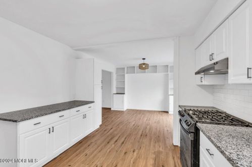 828 Burnt Tavern Rd, Bricktown NJ  08724-2540 exterior