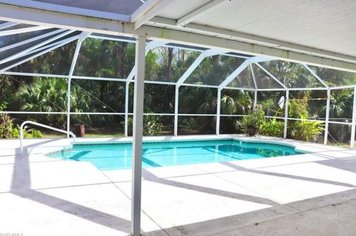 280 21st St, Naples, FL 34120-1804
