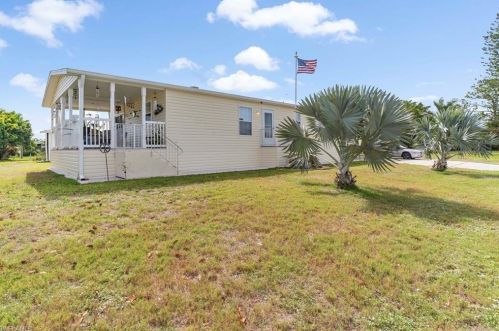 83 Le Mans Dr, Naples, FL 34112-9128