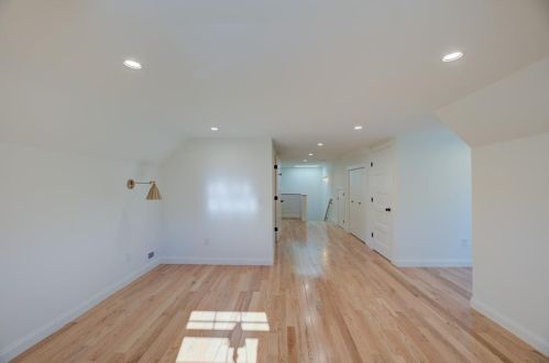 11 Hollywood Rd, Providence RI  02909-1218 exterior