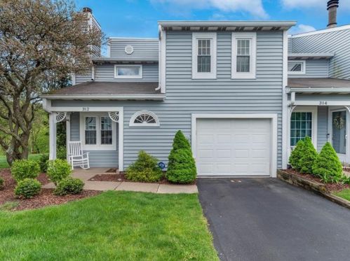 312 Lamplighter Cir, Pittsburgh, PA 15212-1971