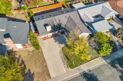 5820 Merlindale Dr, Citrus Heights CA  95610-6728 exterior