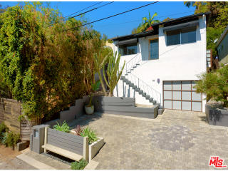 8551 Walnut Dr, Los Angeles CA  90046-1949 exterior