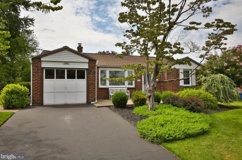 2978 Oklahoma Rd, Willow Grove, PA 19090-3840