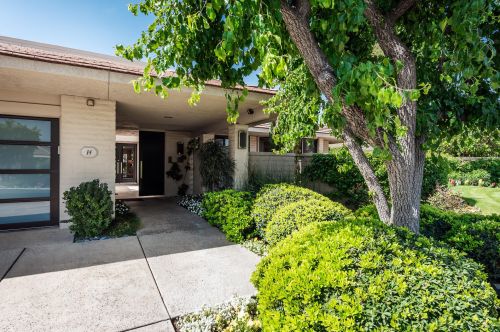 14 Cromwell Ct, Rancho Mirage CA  92270-2584 exterior