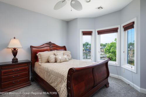 8 Benton Ave, Leonardo NJ  07737-1403 exterior