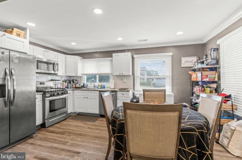 28 Buckingham Dr, Willingboro NJ  08046-1623 exterior