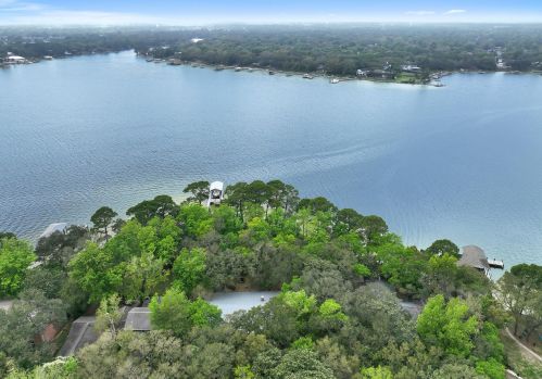 40 Paradise Point Rd, Shalimar FL  32579-1020 exterior