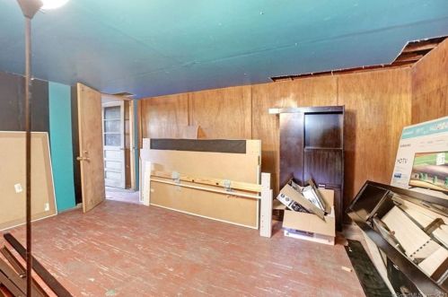 20 Shelley St, Waterbury CT  06705-1127 exterior