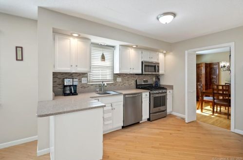 80 Settlers Ridge Rd, Milford CT  06460-3772 exterior