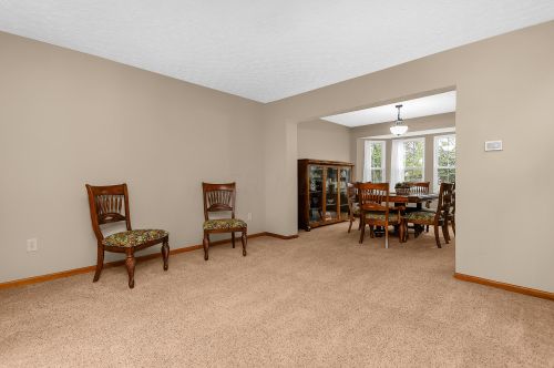 2815 Wynridge Dr, Darbydale OH  43123-8709 exterior