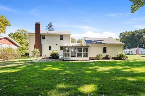6 Butler Rd, Manchester, CT 06042-2811