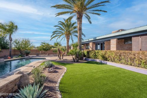 4305 Avenida Del Cazador, Tucson AZ  85718-7065 exterior