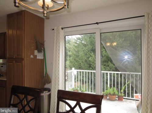 33 Ketley Pl, Princeton NJ  08540-6323 exterior