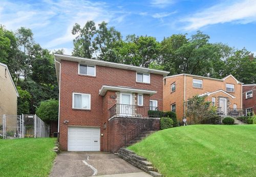 3943 Boulevard Dr, Pittsburgh, PA 15217-2619